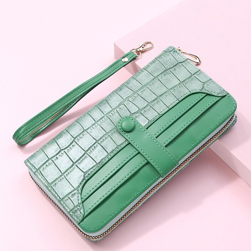 Fashionably Chic: Women's PU Leather Wallet - Image 2