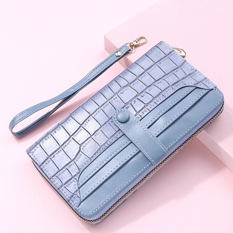 Fashionably Chic: Women's PU Leather Wallet - Image 3